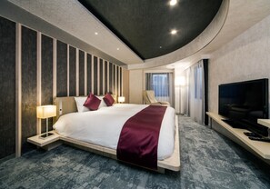 Suite Junior, Bebas Asap Rokok | Seprai premium, selimut bulu angsa, brankas, dan meja kerja