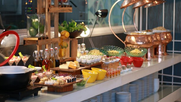 Daily buffet breakfast for a fee