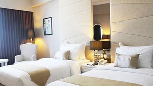 Premium bedding, in-room safe, desk, laptop workspace