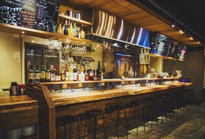 Bar (trong khuôn viên)