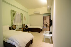 Standard Twin Room | Desk, soundproofing, rollaway beds, free WiFi
