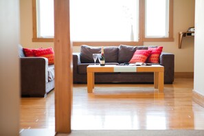 55-inch flat-screen TV with digital channels, Smart TV - Kamakura (Kutchan)
