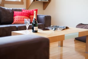 55-inch flat-screen TV with digital channels, Smart TV - Kamakura (Kutchan)