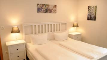 Big Double Room | 1 bedroom, desk, cribs/infant beds, free WiFi
