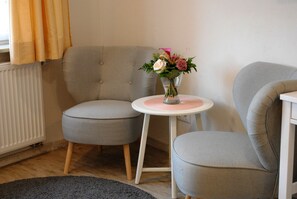 Comfort dubbelrum - 1 queensize-säng | Vardagsrum | Platt-tv