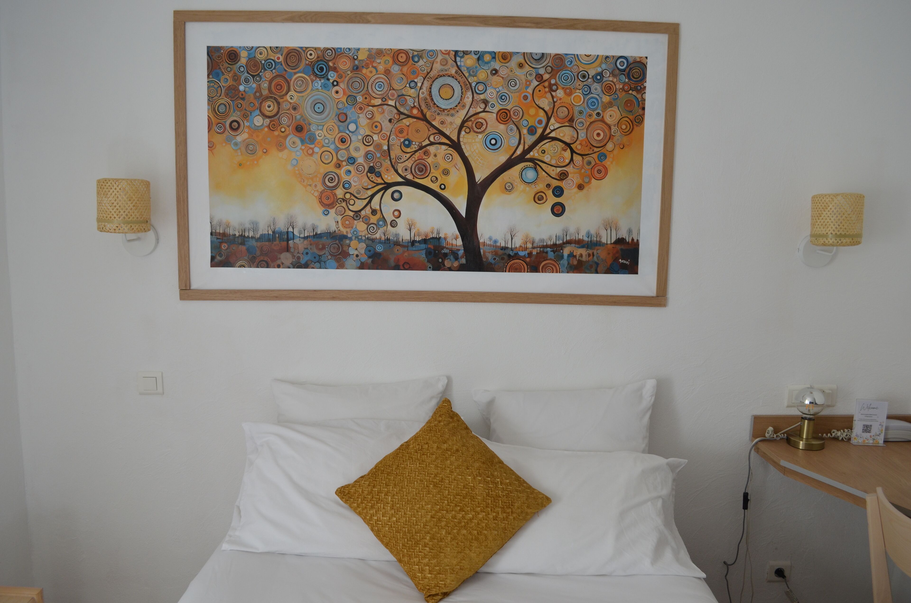 comfort room | premium bedding, minibar, in-room safe, desk