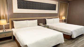Down duvets, desk, soundproofing, free WiFi