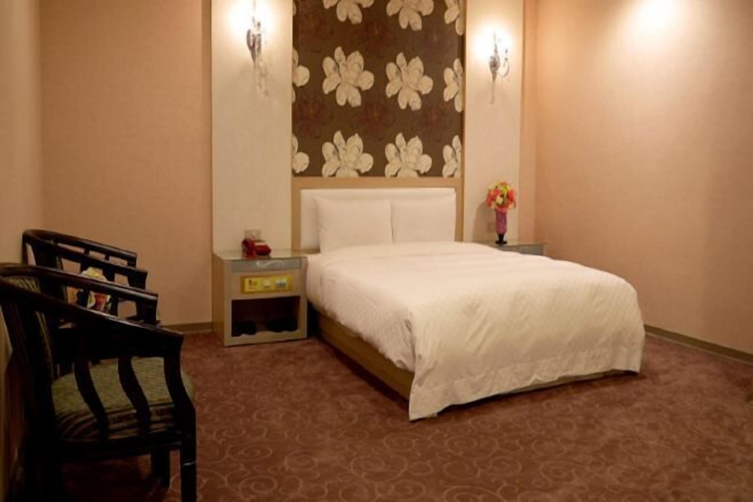 Down comforters, desk, soundproofing, free WiFi