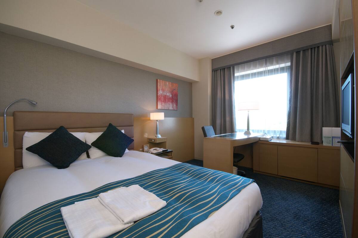Desk, iron/ironing board (on request), free WiFi, bed sheets