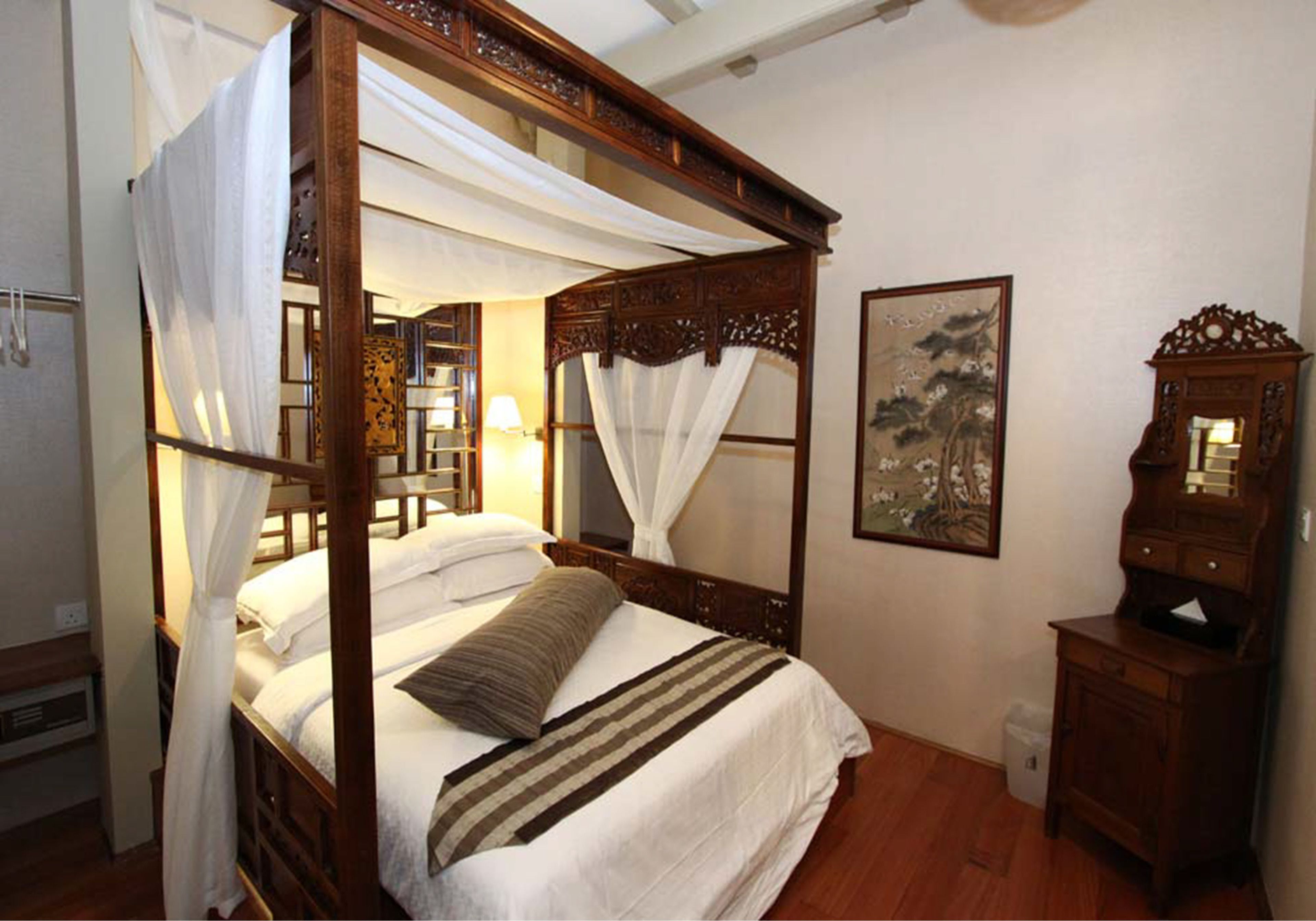 family suite | 1 bedroom, desk, free wifi, bed sheets