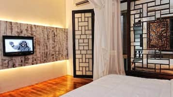 Habitación con 2 camas individuales | 1 habitación, escritorio, wifi gratis y ropa de cama