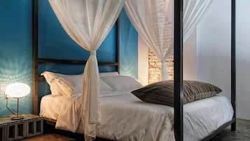 Desk, free WiFi, bed sheets