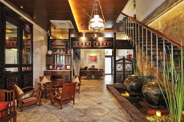 Interior - Courtyard @ Heeren Boutique Hotel (Malacca City)