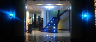 Oakspring Hotel & Luxury Suites