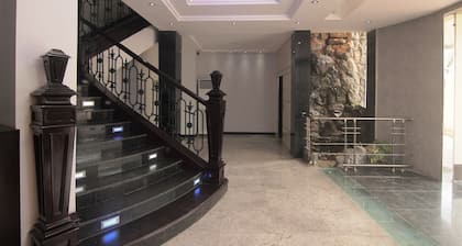 Oakspring Hotel & Luxury Suites