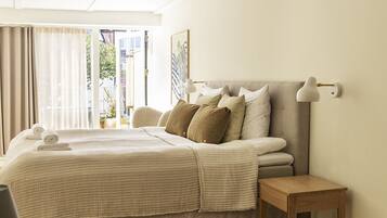 Chambre Double (Bed is 140-160cm)