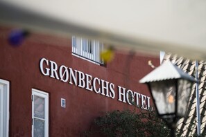 Front of property - Grønbechs Hotel (Allinge)