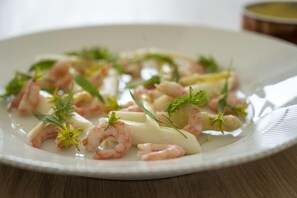 Breakfast and dinner served - Grønbechs Hotel (Allinge)