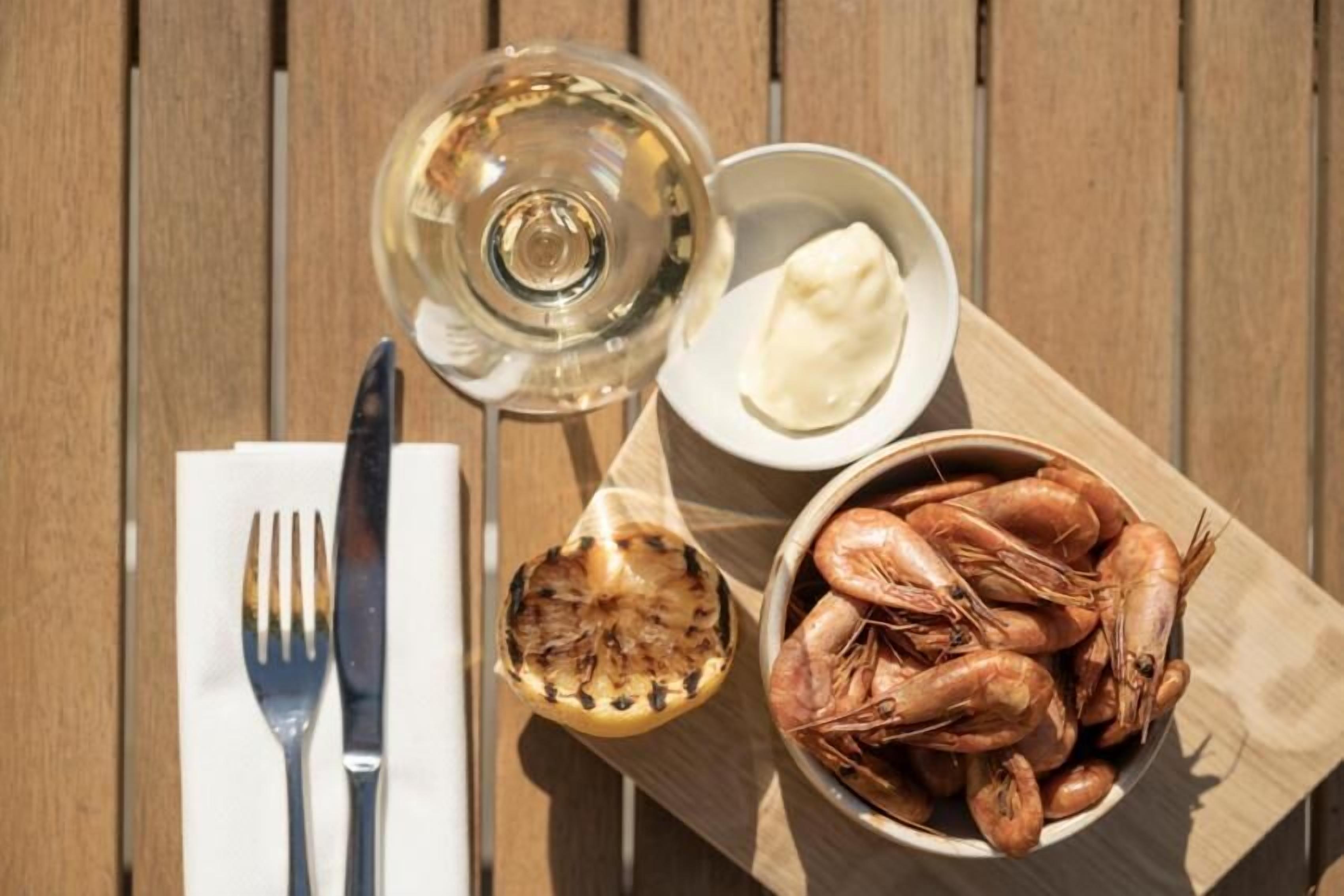 breakfast and dinner served