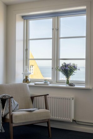 Dobbeltrom (Bed is 160cm) | Skrivebord, blendingsgardiner og barnesenger