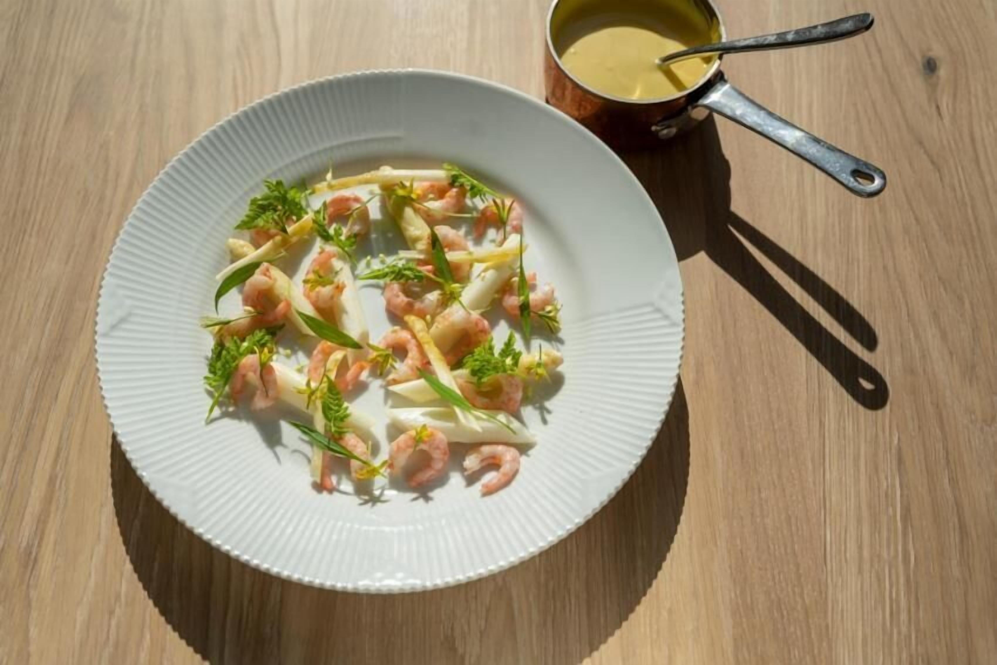 breakfast and dinner served