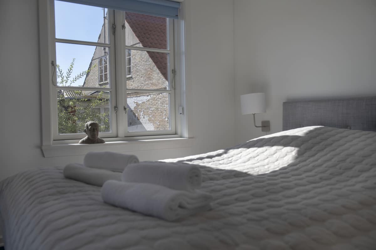 single room (bed is 120cm) | 1 bedroom, desk, blackout curtains, cots/infant beds