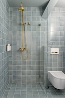 Double Room, Harbor View | Bathroom | Shower, designer toiletries, hair dryer, towels