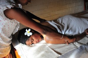 Body treatments, thalassotherapy, detox wraps, facials, reflexology - Back of beyond -  Wellness Retreat (Kahandamodara)