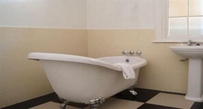 Perlengkapan mandi gratis dan handuk