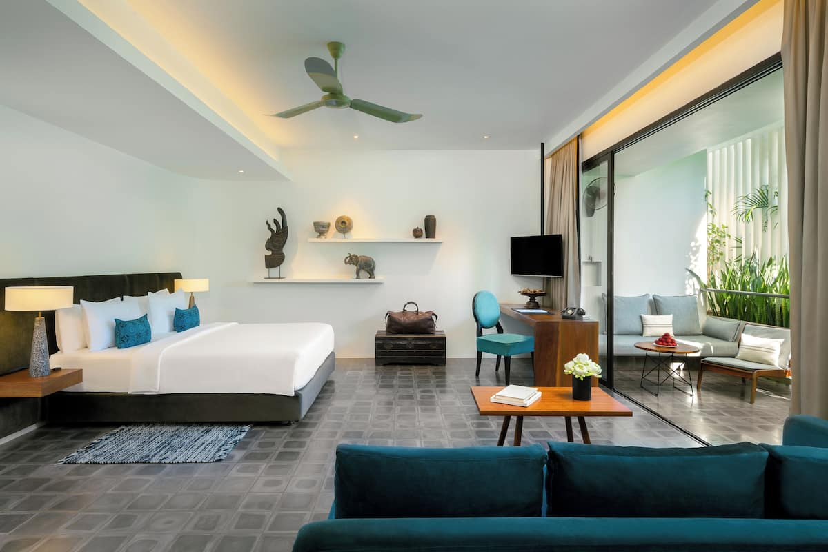 Suite Pool View + Free Minibar | 1 slaapkamer, luxe beddengoed, pillowtop-bedden, een kluis op de kamer
