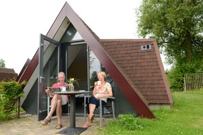 Cunas, camas plegables/adicionales, wifi gratis y ropa de cama