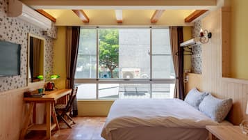 Standard Quadruple Room | Desk, soundproofing, free WiFi, bed sheets