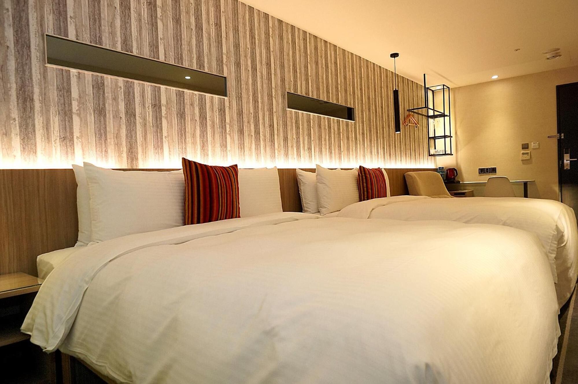 in-room safe, desk, soundproofing, free wifi