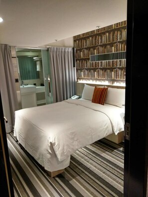 Economy Room, Non Smoking | Free minibar, in-room safe, desk, blackout drapes - Via Hotel Zhongxiao (Taipei)