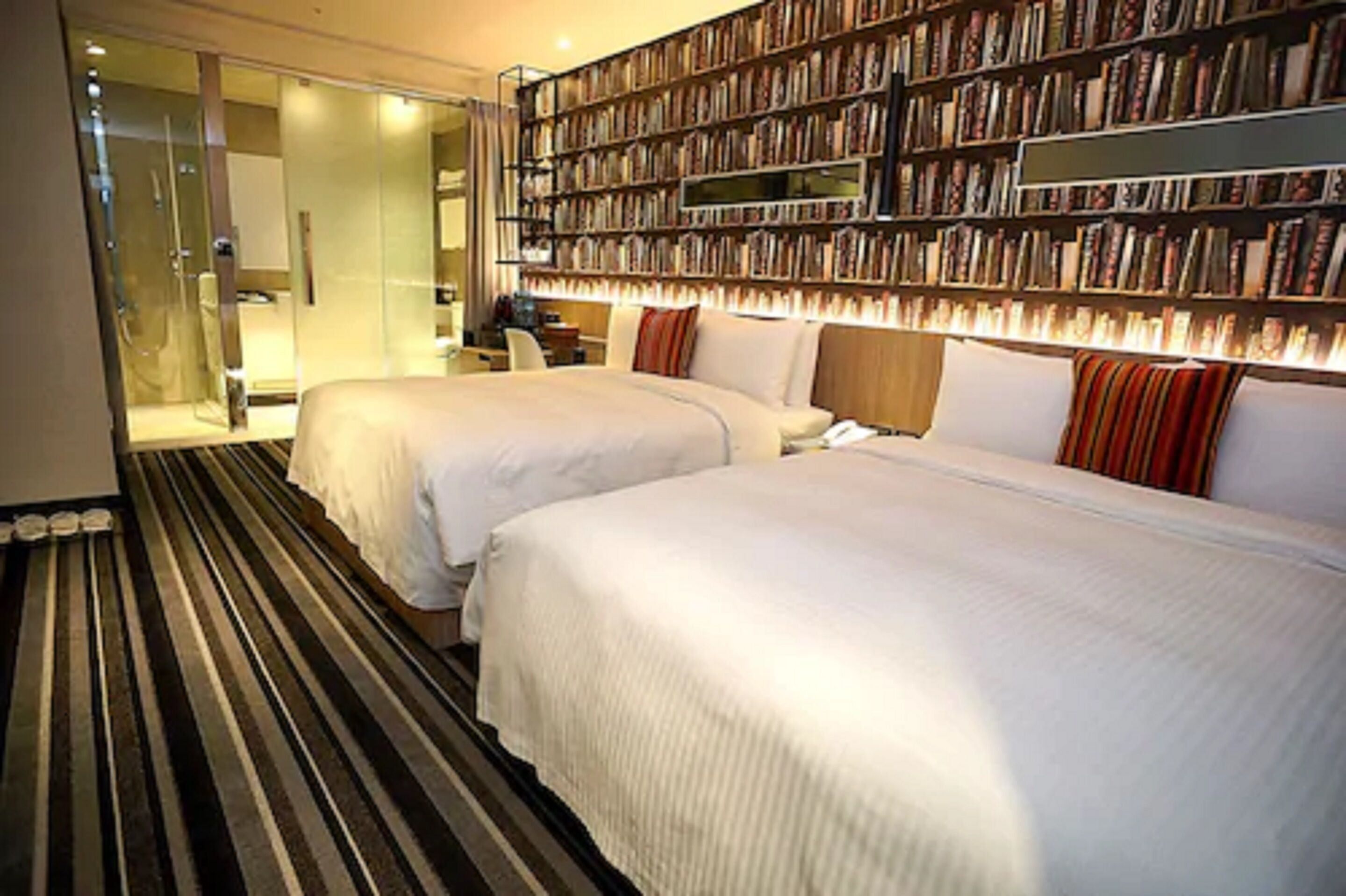 standard quadruple room, non smoking | in-room safe, desk, soundproofing, free wifi