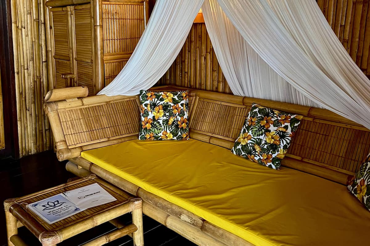 bamboo bungalow | blackout curtains, free wifi, bed sheets