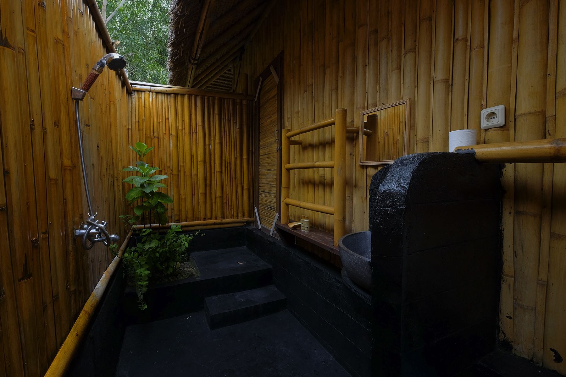 seaview bungalow | bathroom | shower, towels