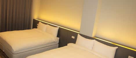 Desk, blackout curtains, soundproofing, free WiFi