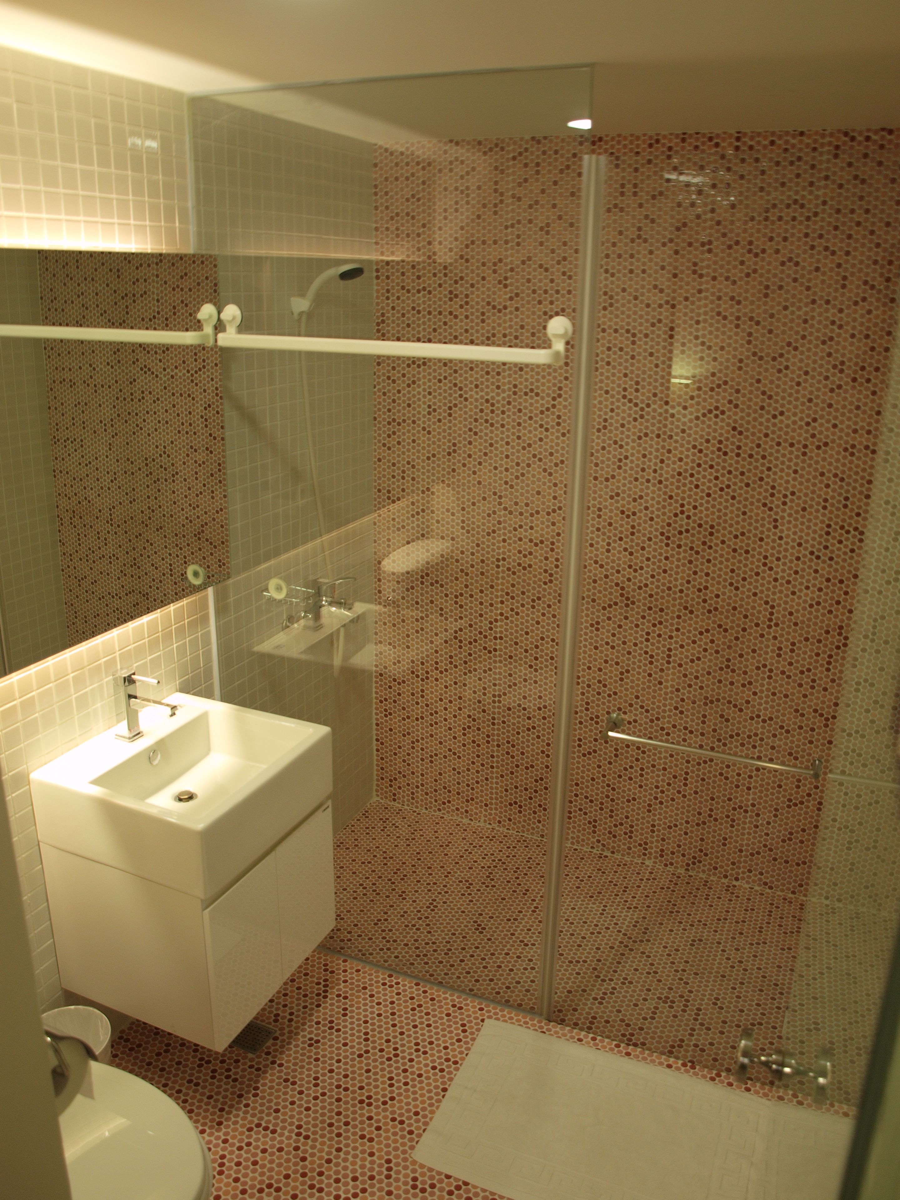 quadruple room | bathroom shower