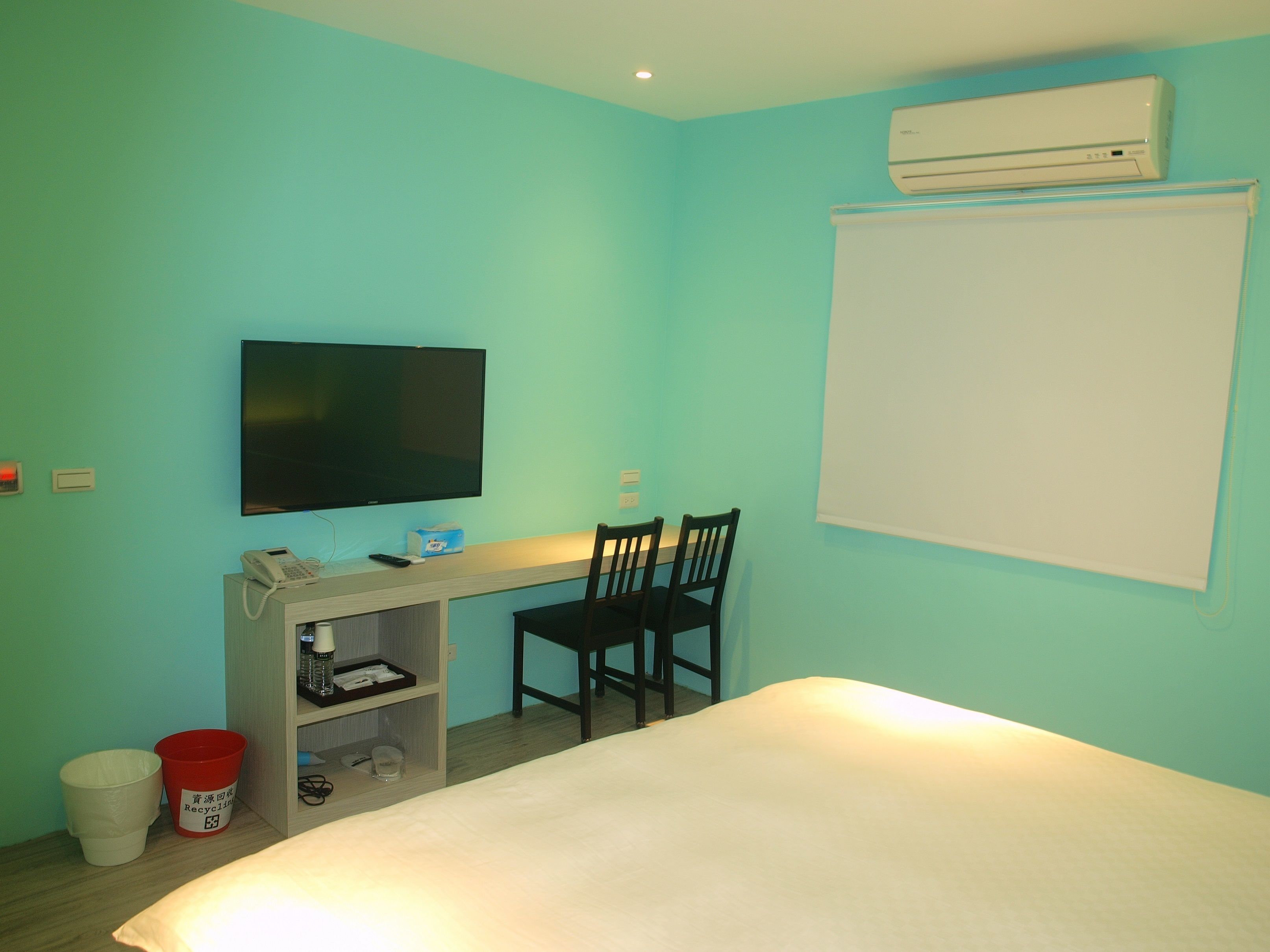 double room | desk, blackout curtains, soundproofing, free wifi