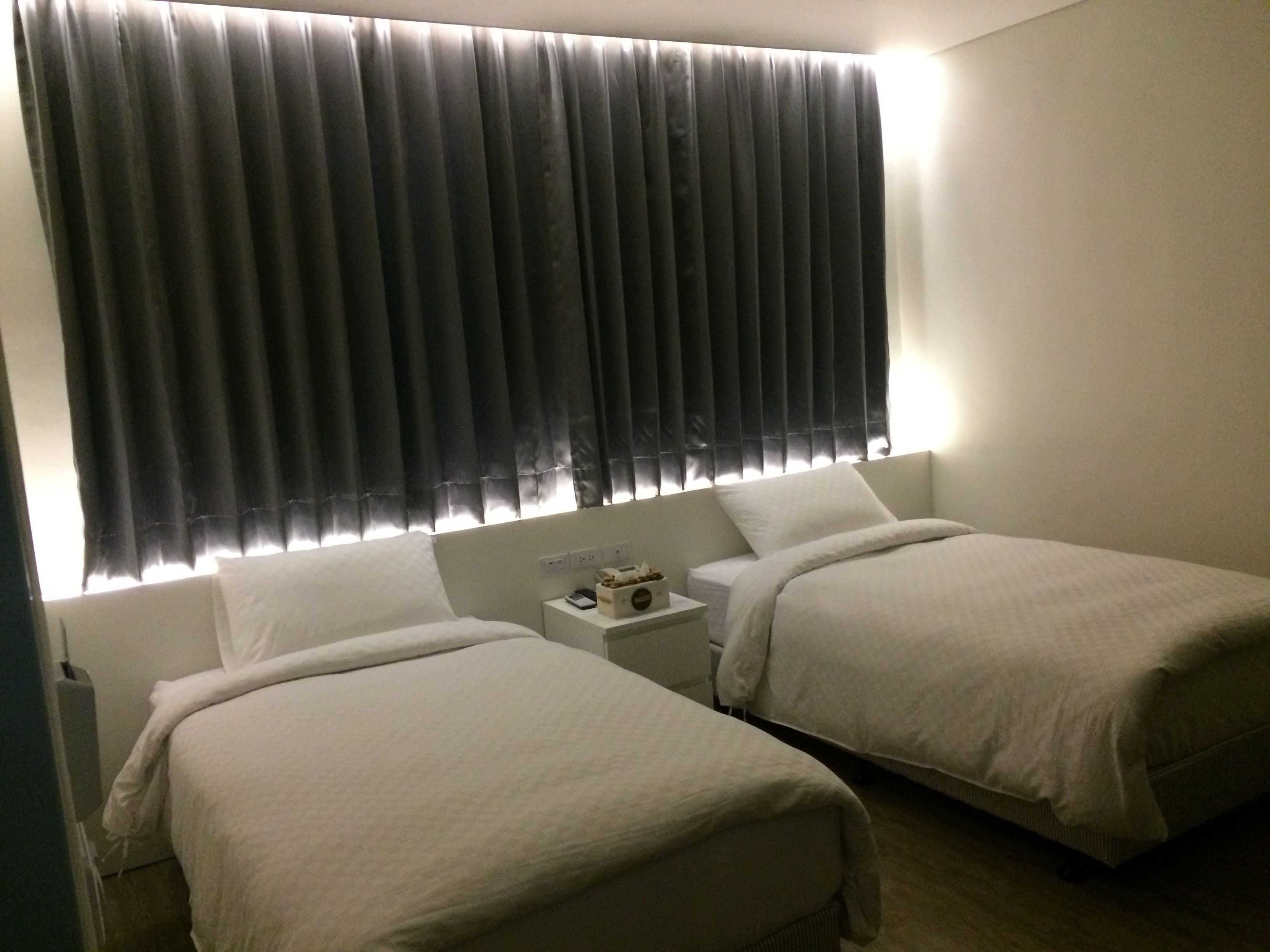 twin room | desk, blackout curtains, soundproofing, free wifi