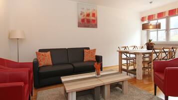 Luxury Apartment, 2 Bedrooms, Balcony (Incl. 163 EUR Cleaning Fee) | Living area | Flat-screen TV