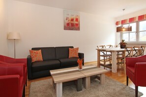 Luxury Apartment, 2 Bedrooms, Balcony (Incl. 163 EUR Cleaning Fee) | Living area