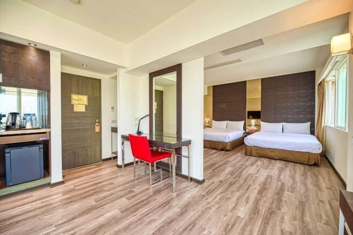 1 bedroom, desk, laptop workspace, free WiFi