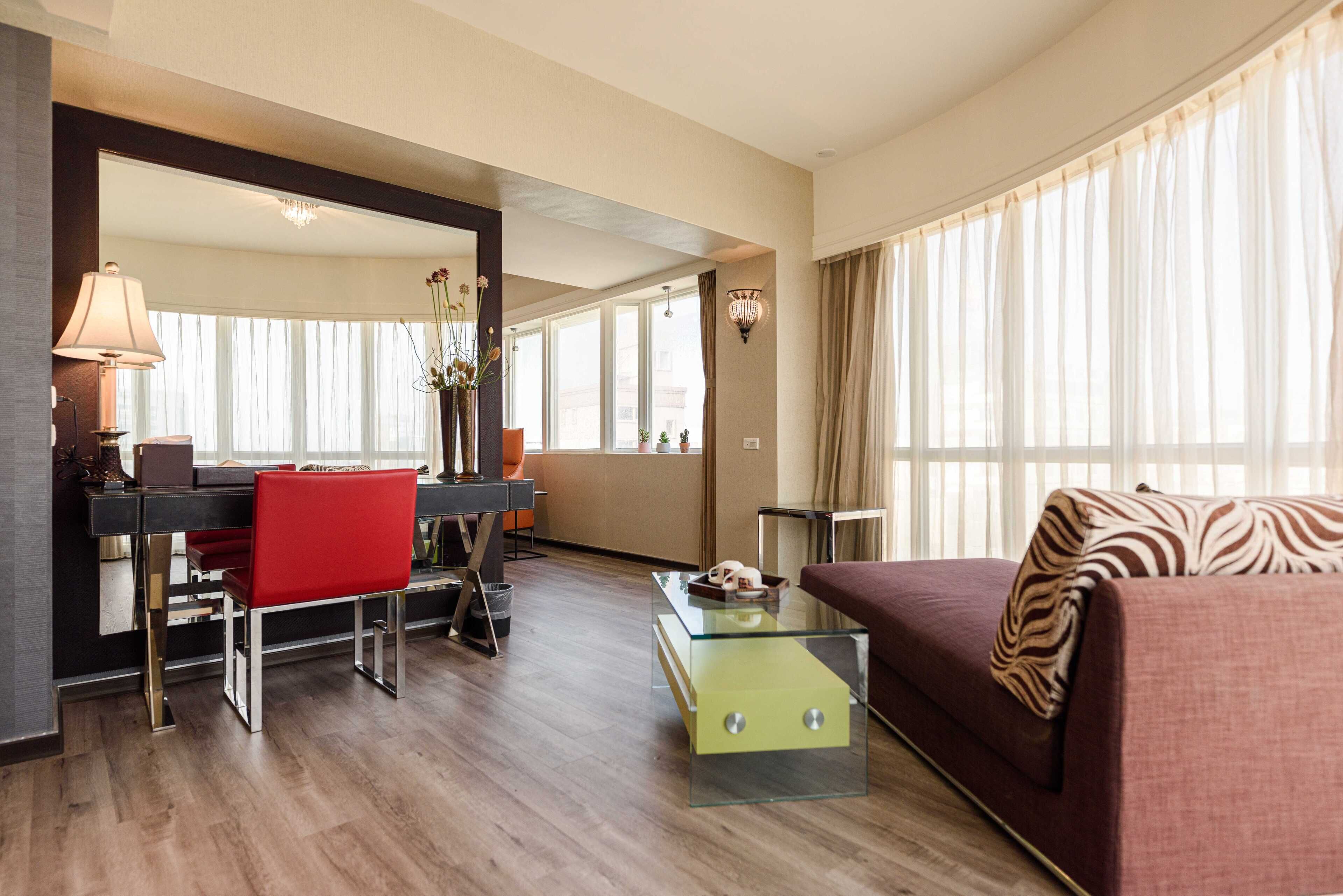 luxury double room, bathtub | desk, laptop workspace, free wifi, bed sheets