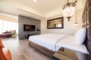 Desk, laptop workspace, free WiFi, bed sheets