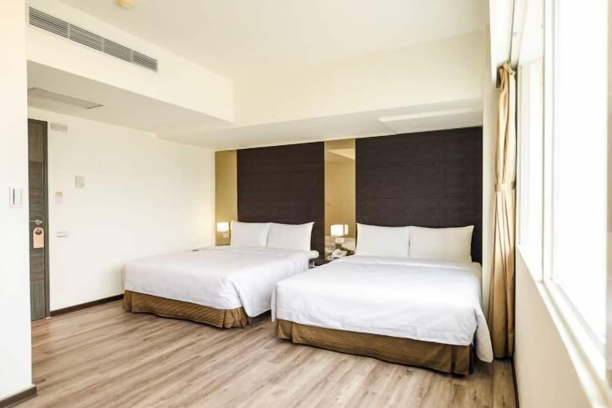1 bedroom, desk, laptop workspace, free WiFi
