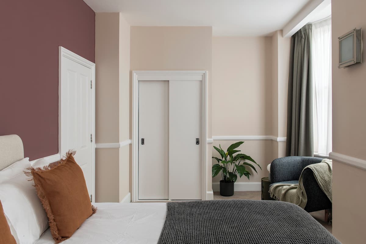 In-room safe, desk, laptop workspace, blackout curtains