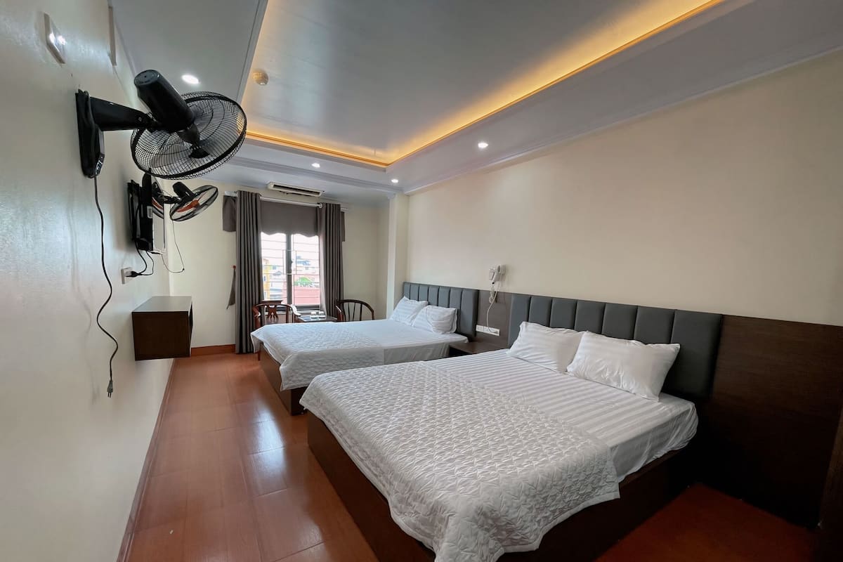 Family Room | Minibar, in-room safe, desk, soundproofing