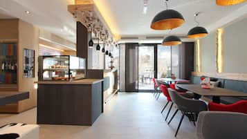 Se ofrece un desayuno continental (18 EUR por persona)